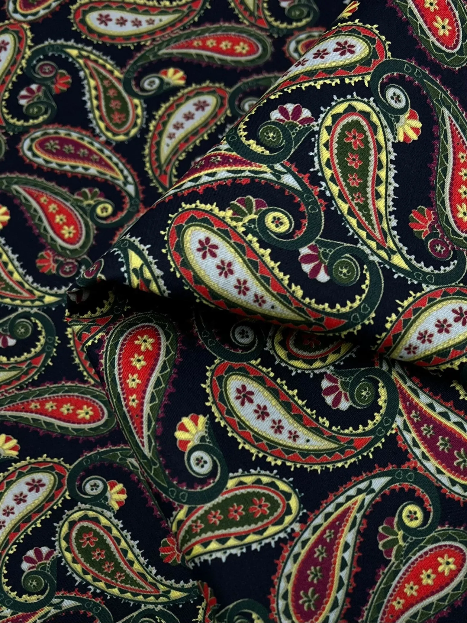 Printed Cotton - Festive Paisley - 150cm