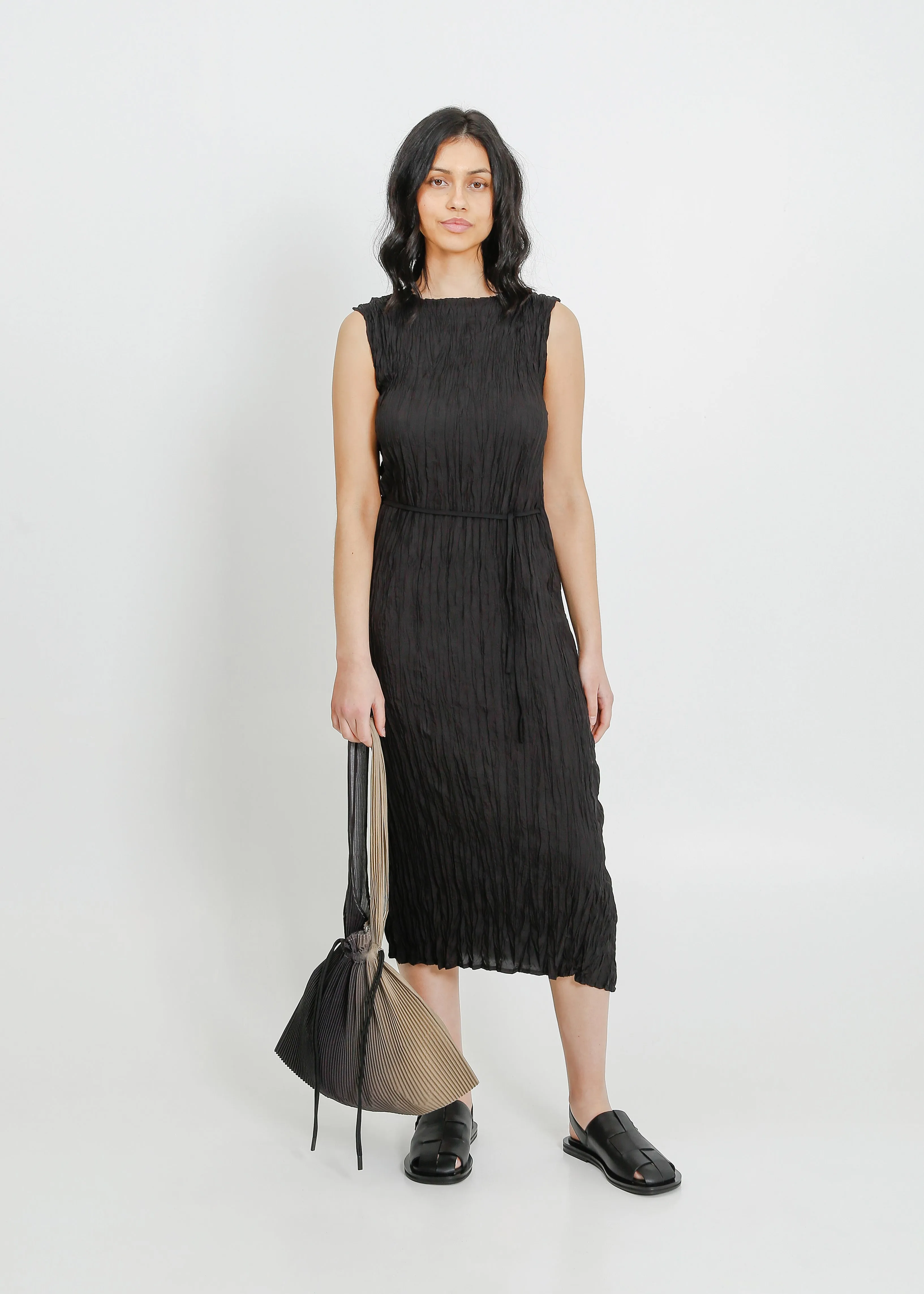 REAH PLEAT DRESS  / BLACK