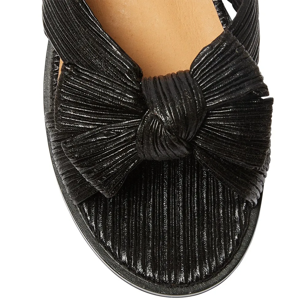 Rhapsody Flat in Black Pleat